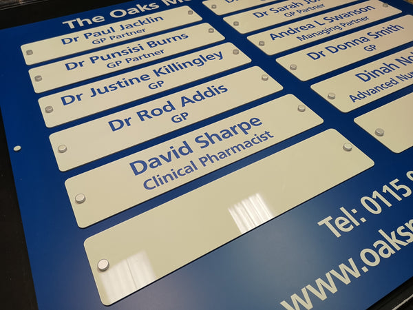 Name Board for The Oaks Medical Centre in Nottingham